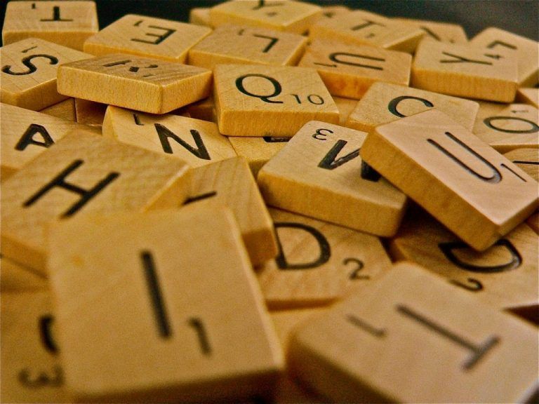 Juegos de palabras para niños y niñas en la Plaza Mayor