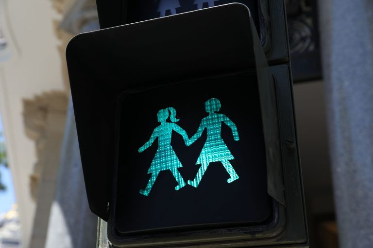 El Ayuntamiento de Madrid instala semáforos inclusivos por el World Pride 
