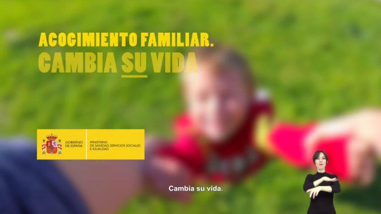 El Gobierno «busca familias» para acoger niños en adopción