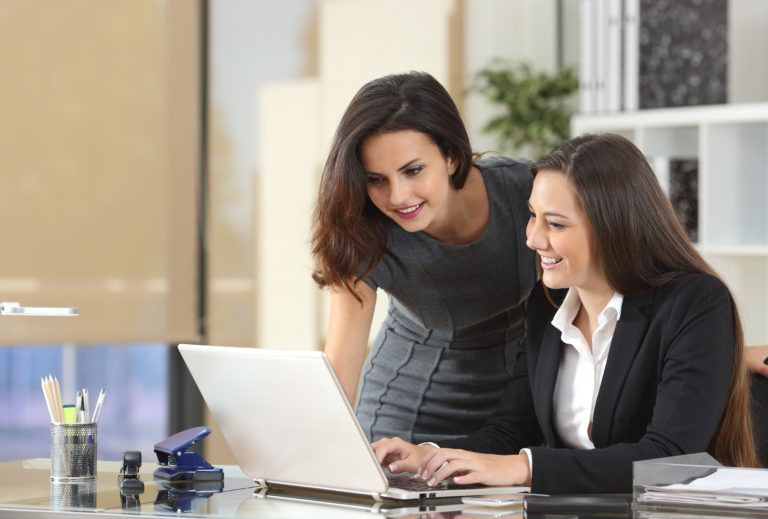 Las mujeres jóvenes emprenden más que antes