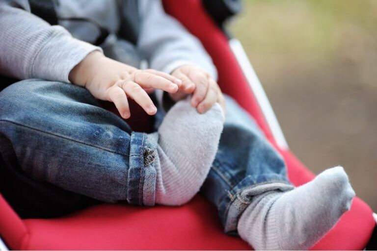 Tips para que aprenda nuestro bebe a ponerse los calcetines
