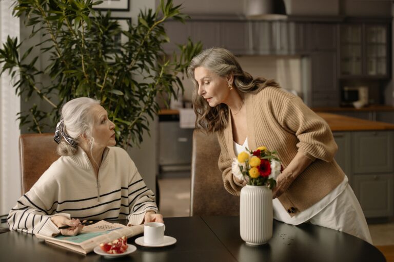 Máster en Gestión de Residencias de Mayores: una oportunidad para mujeres que quieren liderar el sector sociosanitario