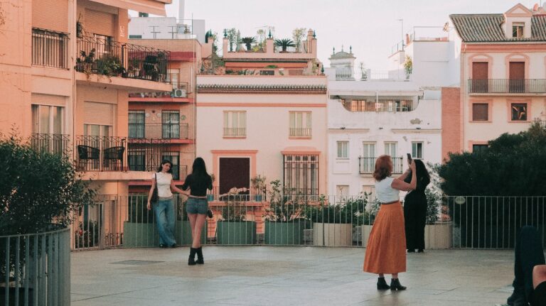 La guía perfecta para vivir en España como estudiante latinoamericana